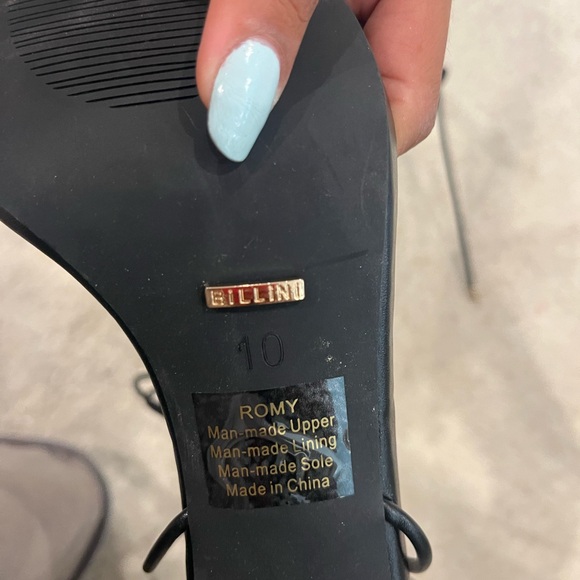 HEELS - Picture 4 of 4